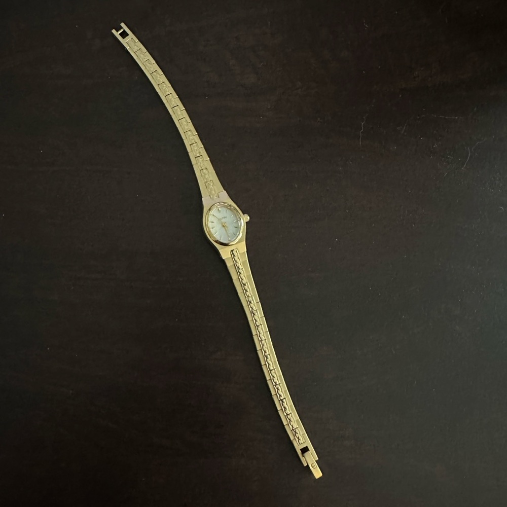 Elegant Gold Women's Watch